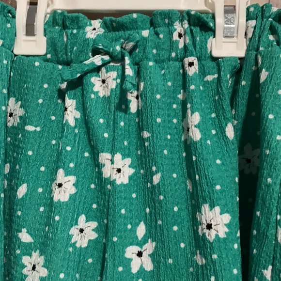 Zara Green Floral print shorts girls size 9 - Picture 2 of 5